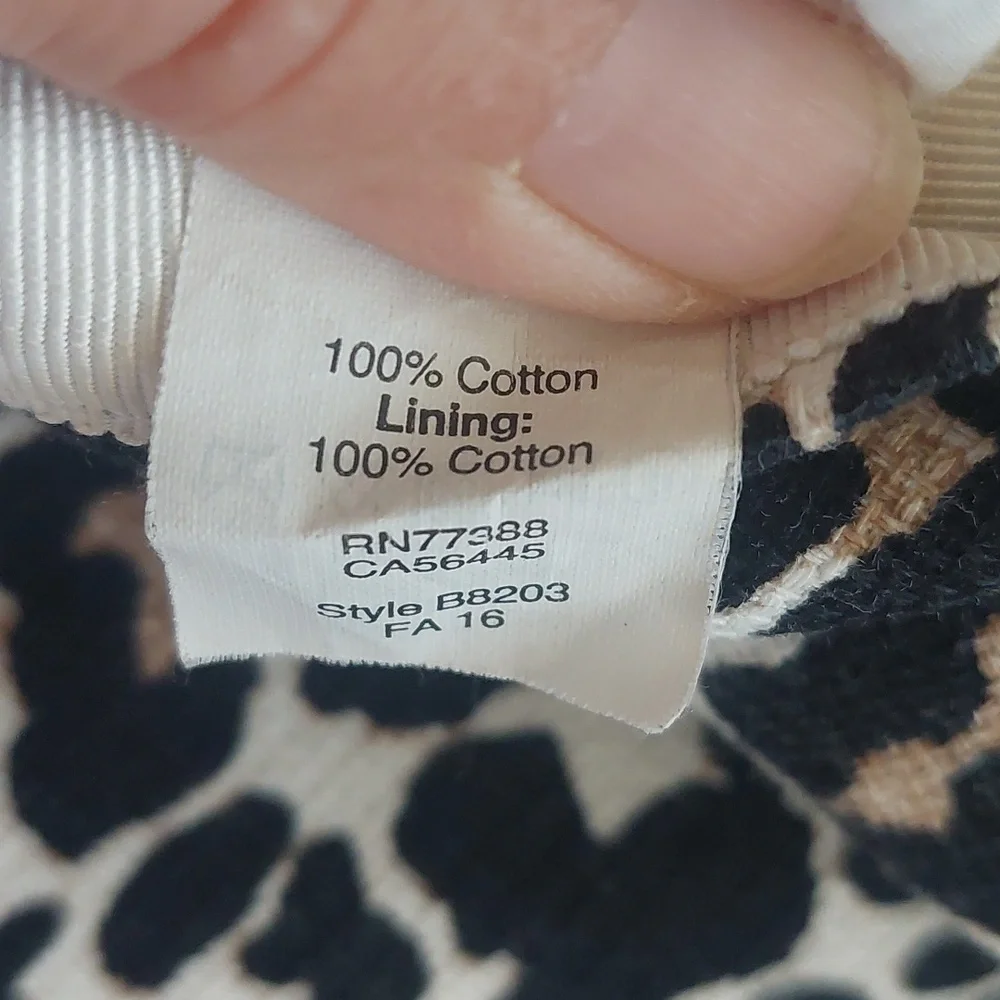J. Crew Leopard Print Mini Skirt — Black, White & Tan.Bild leopard Print .